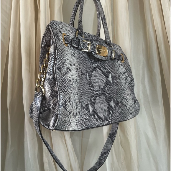 MICHAEL KORS Hamilton Large Python Sectional Bag - Picture 3 of 12